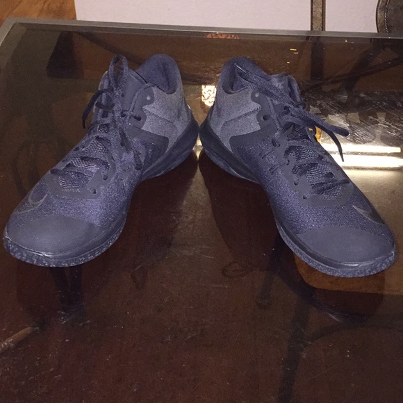 Nike Shoes - Picture 3 of 4